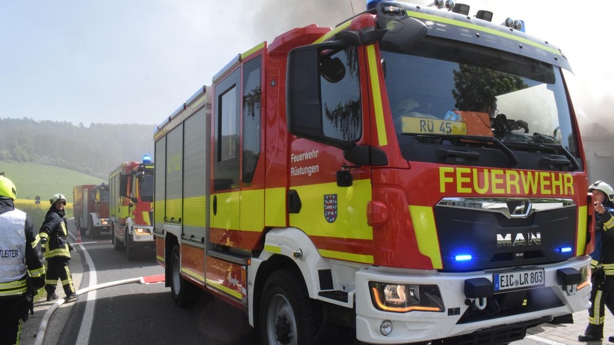 Am Morgen des 30. April brach in einer Stockmacherei in Wahlhausen ein Brand aus. Feuerwehren aus dem halben Eichsfeld und dem benachbarten Hessen sind stundenlang im Einsatz, um die Flammen unter Kontrolle zu bekommen.