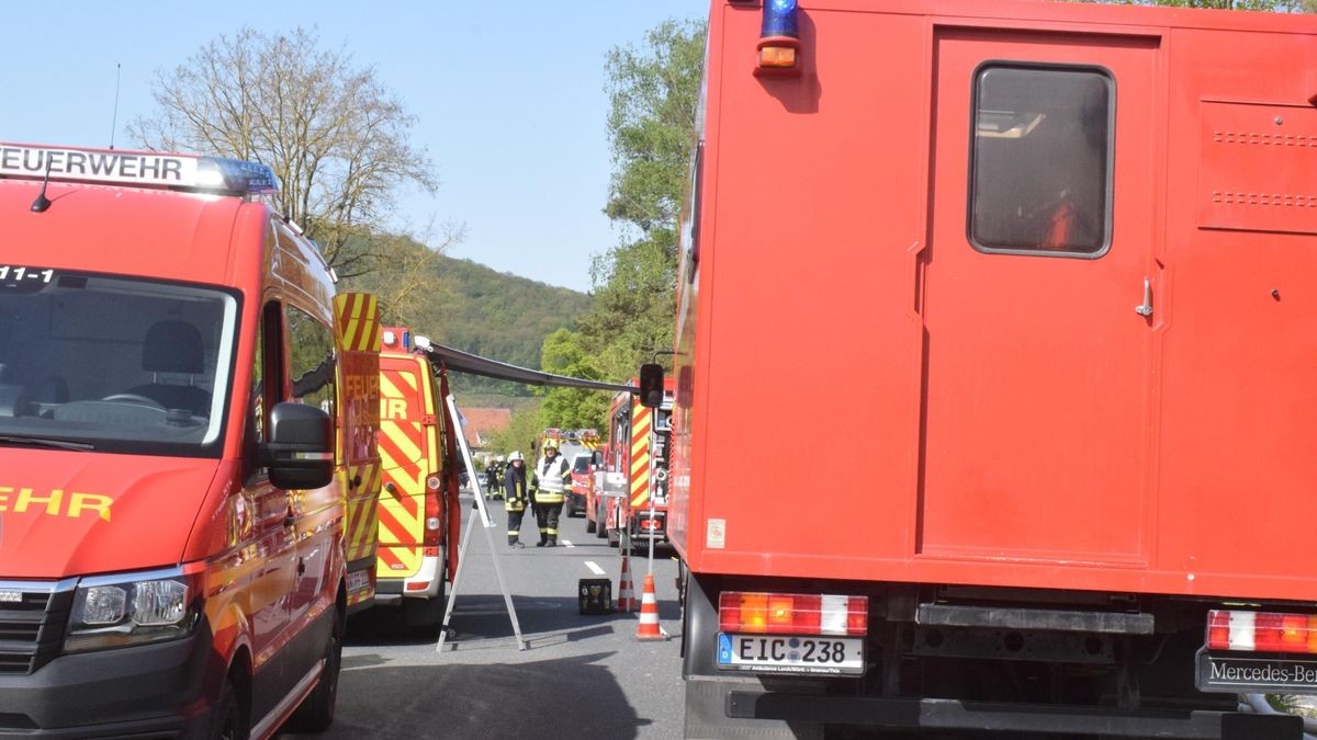 Am Morgen des 30. April brach in einer Stockmacherei in Wahlhausen ein Brand aus. Feuerwehren aus dem halben Eichsfeld und dem benachbarten Hessen sind stundenlang im Einsatz, um die Flammen unter Kontrolle zu bekommen.