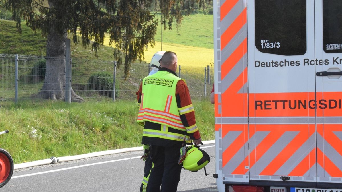 Am Morgen des 30. April brach in einer Stockmacherei in Wahlhausen ein Brand aus. Feuerwehren aus dem halben Eichsfeld und dem benachbarten Hessen sind stundenlang im Einsatz, um die Flammen unter Kontrolle zu bekommen.