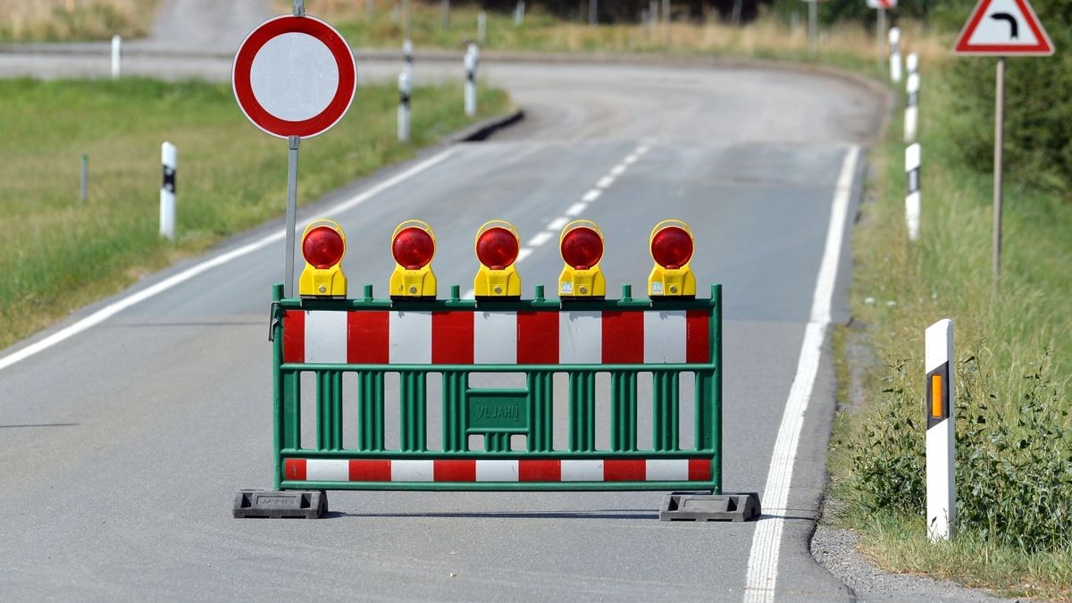 Solch eine Vollsperrung wird es ab dem 13. Mai zwischen Liebstedt und Sachsenhausen geben. Eine Umleitung wird ausgewiesen.