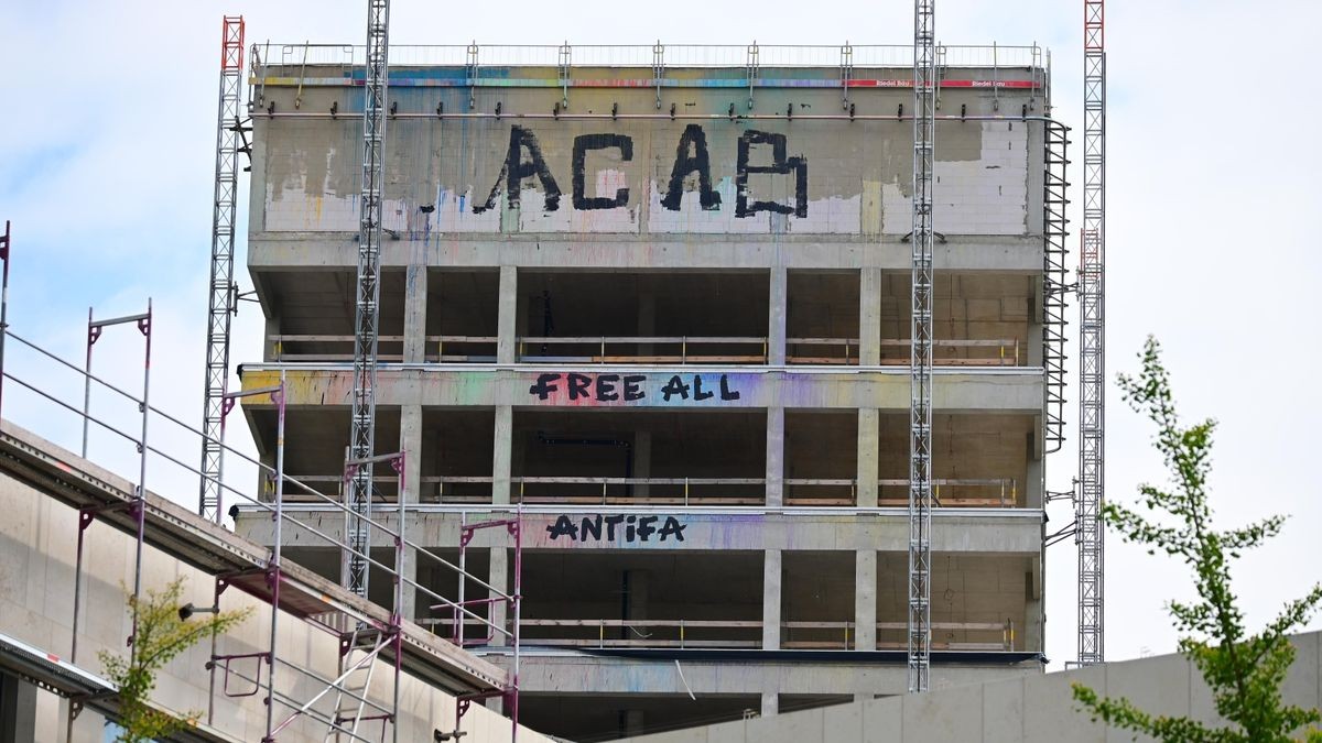 Graffiti, Schmiererei, ACAB, Universitäts-Campus