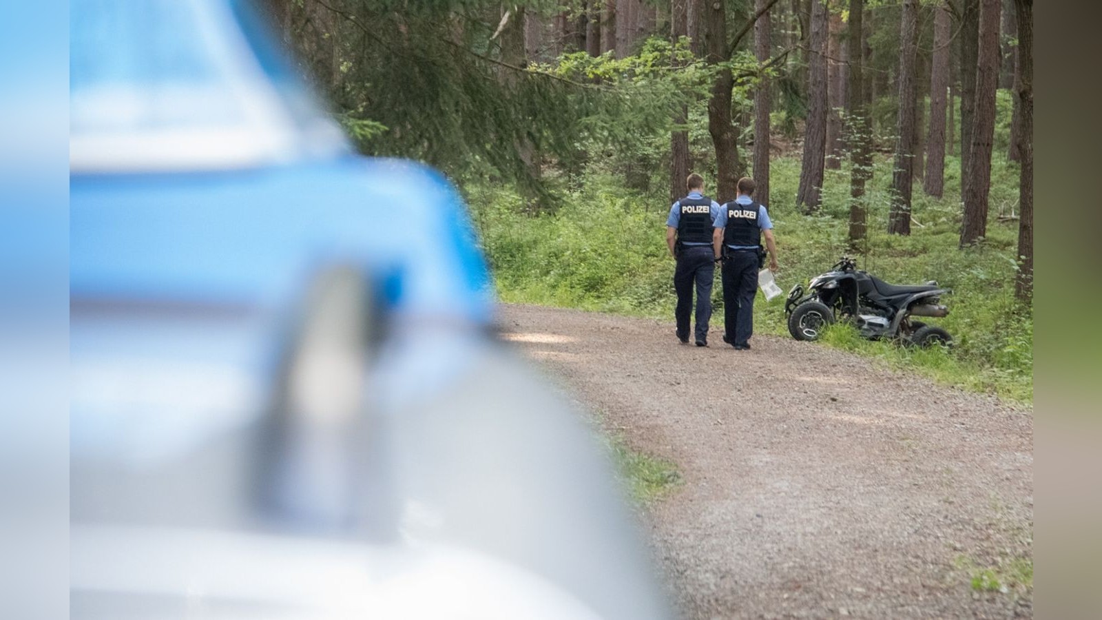 Unfall im Kreis Gotha: Mann und sechsjähriges Kind stürzen mit Quad