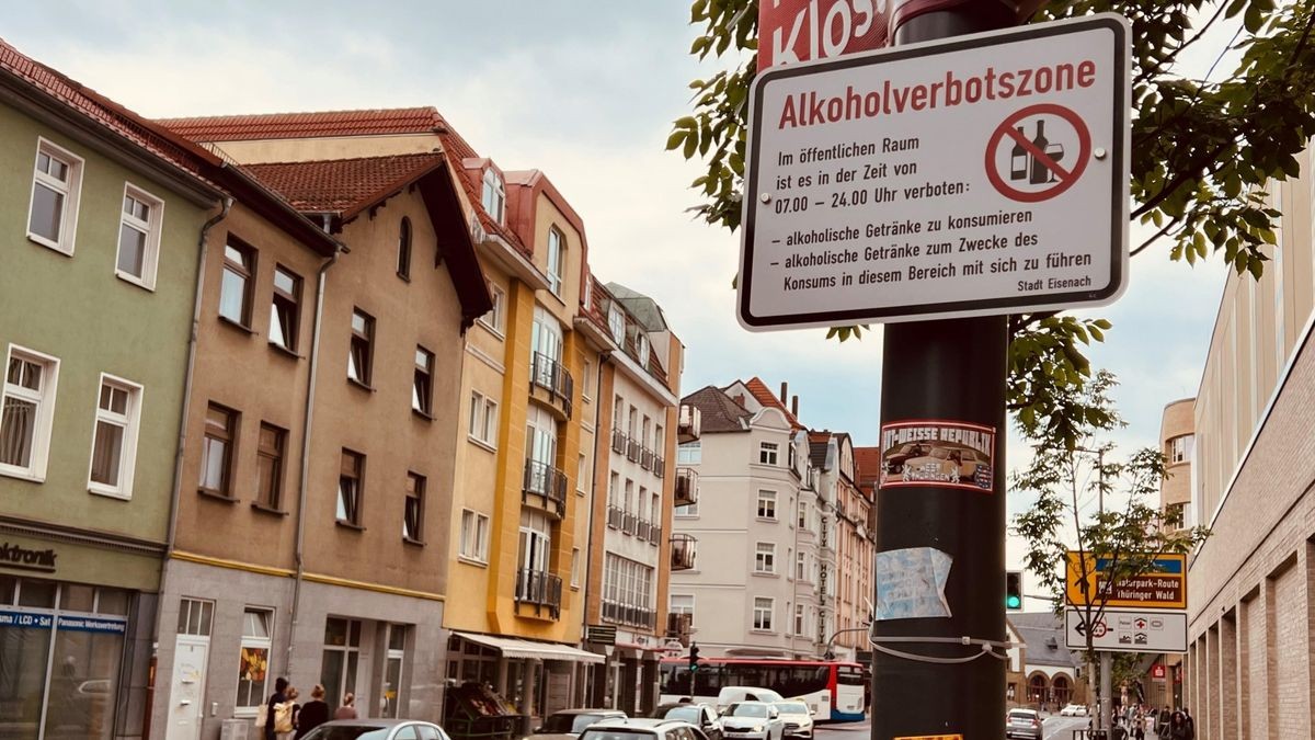 Die Stadt Eisenach hat eine neue Alkoholverbotszone in der Bahnhofstraße erlassen.