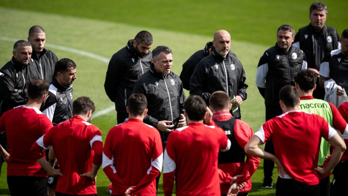 Fußball und Politik Es bleibt kompliziert