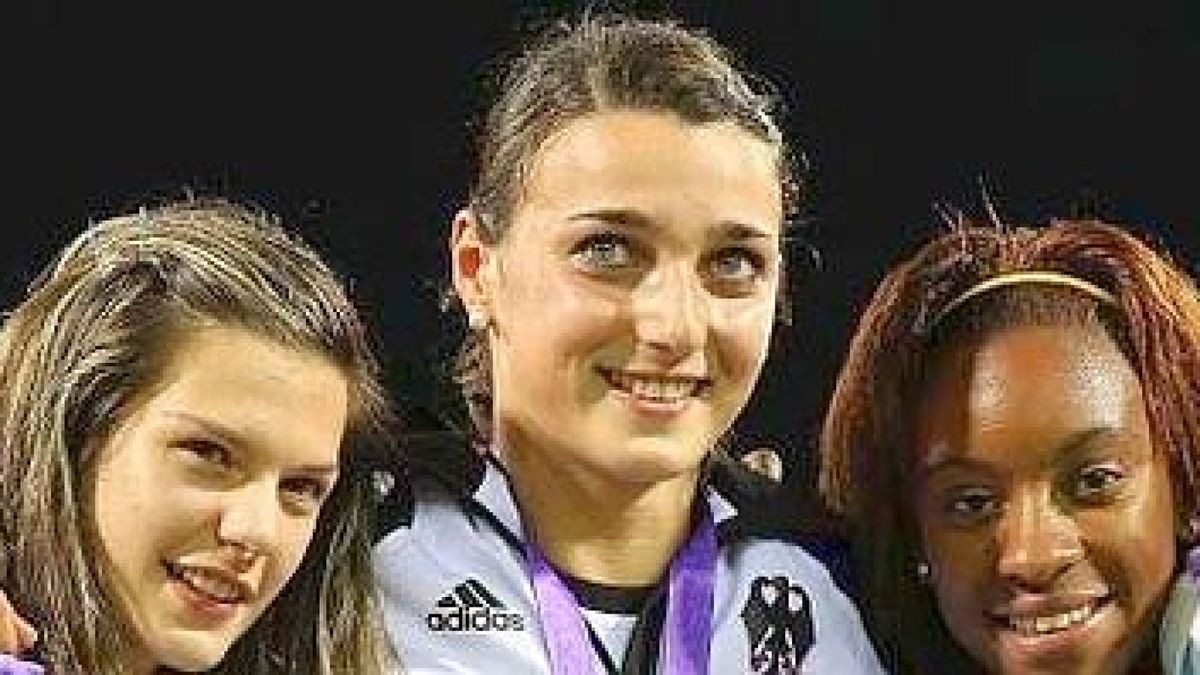 Wählen Sie Lena Malkus (Weitsprung)