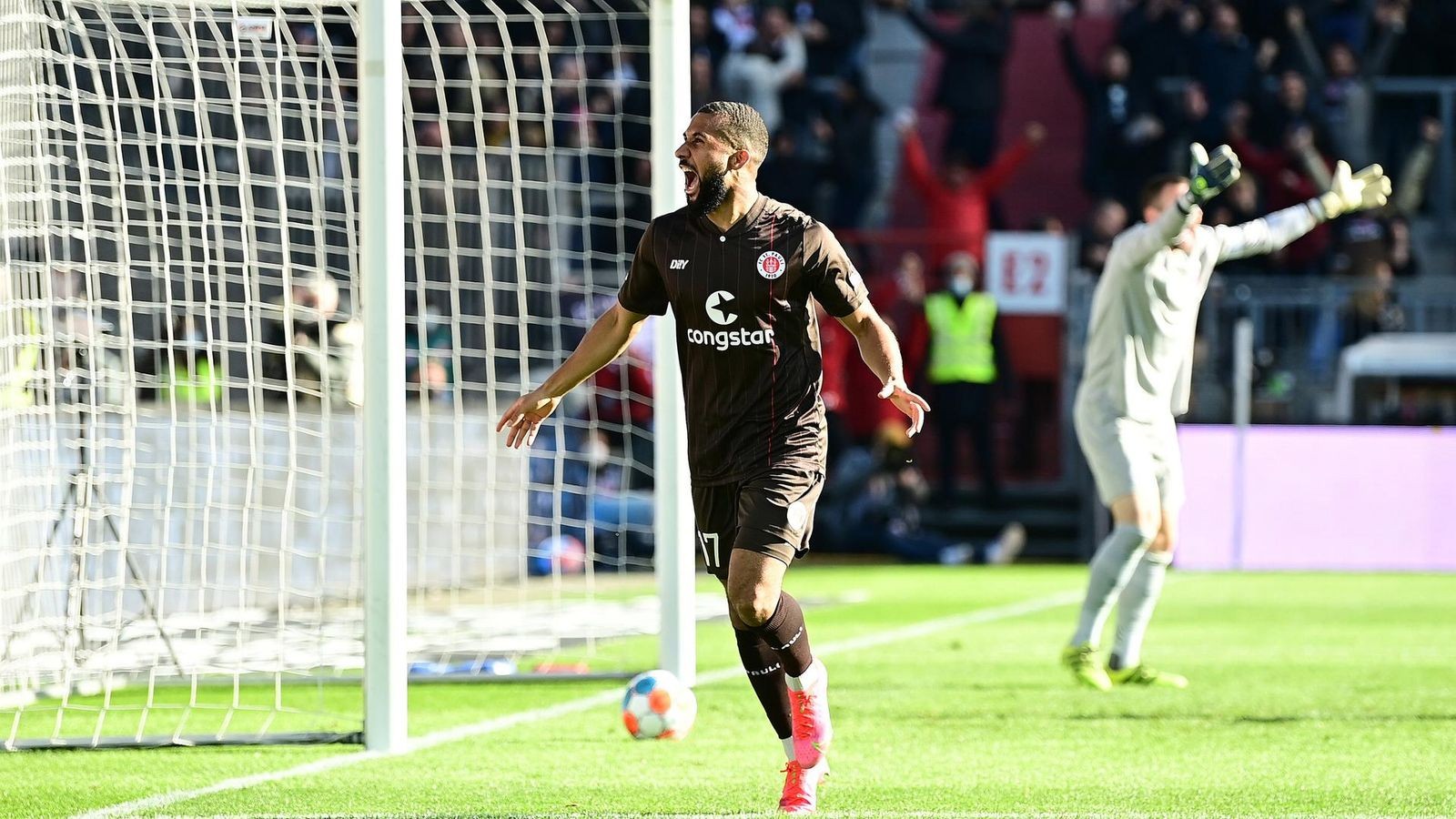 FC St. Pauli spricht nach TorParty gegen Rostock vom Aufstieg