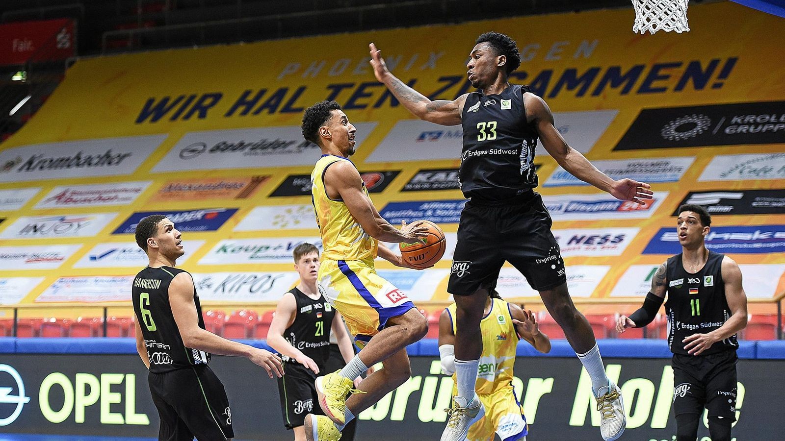 Phoenix Hagen hält Druck von Ehingen Urspring Stand