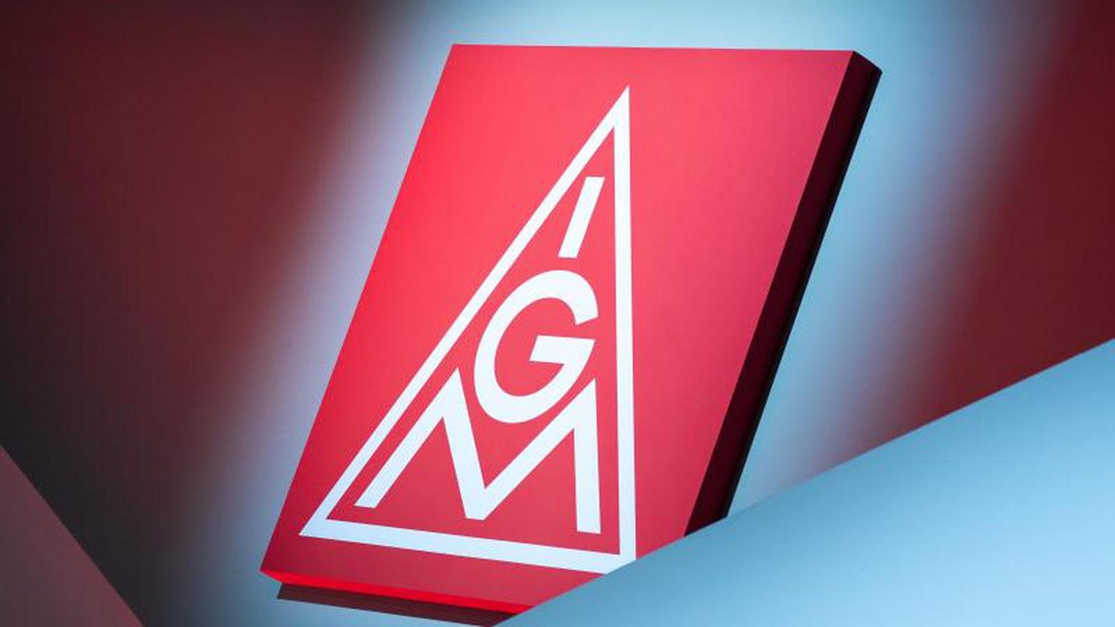 IG Metall Beschäftigte für Tariferhöhung um acht Prozent