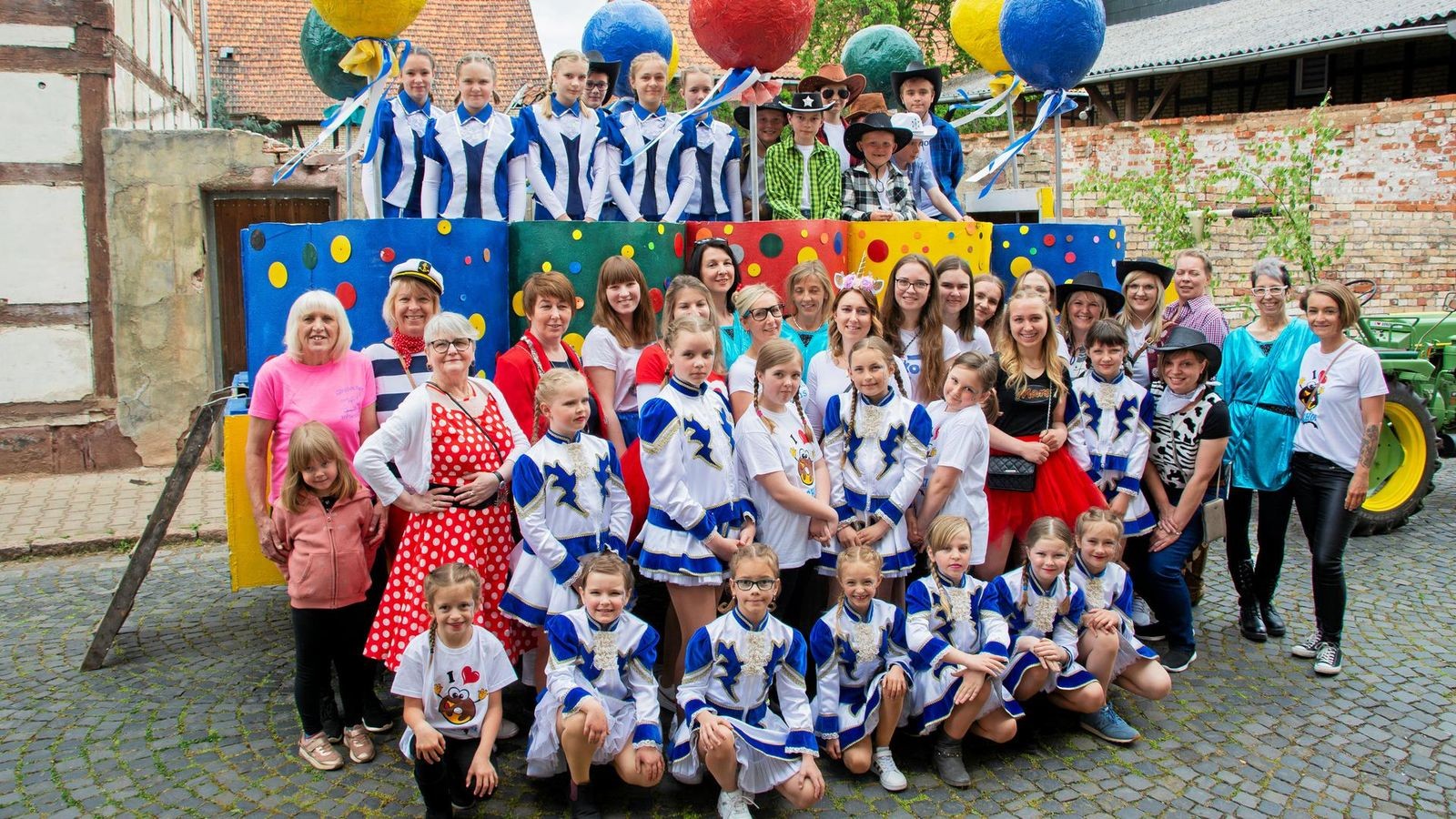 Karneval im Mai Görsbach genießt es