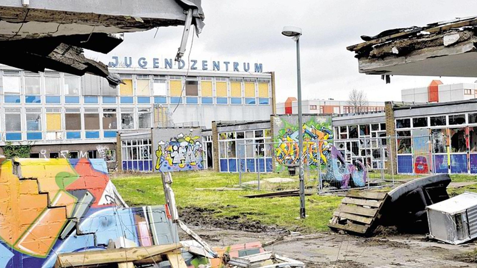 Abriss des Jugendzentrums Essen zum 50. Geburtstag