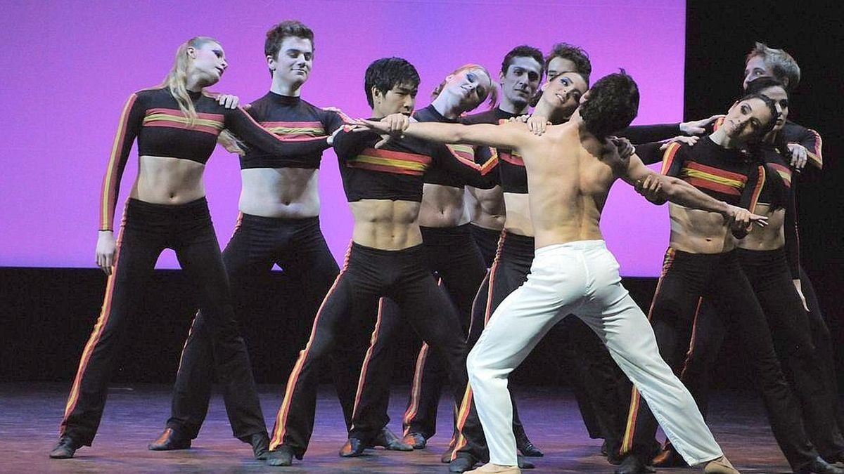 Kultur Pur 2012: Das Aalto Ballett Essen tanzt eine Hommage an Queen im  Großen Zelttheater. Foto: Alex Völkel