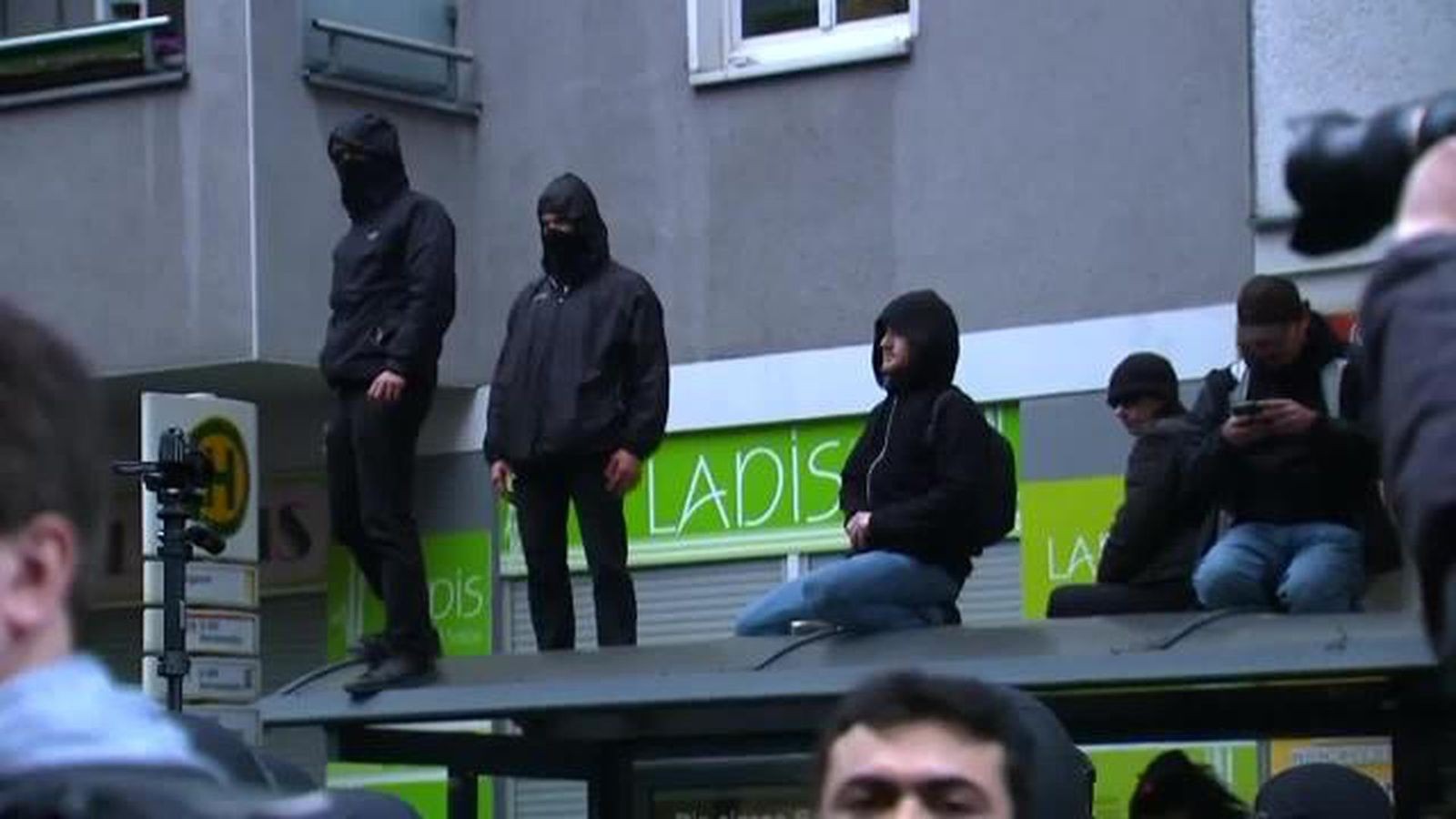 Tausende Menschen demonstrieren in Berlin