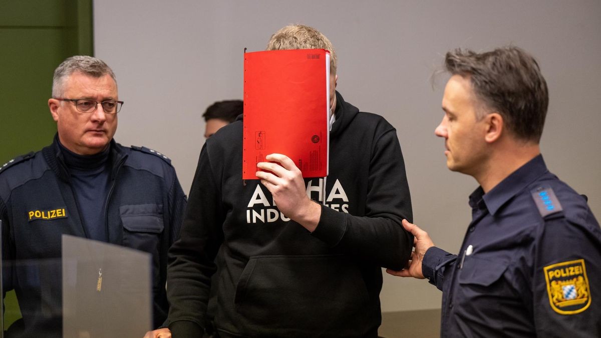 Die Schuld von Mario G. an zwei Morden und sechs Mordversuchen sah das Münchener Landegericht I als erwiesen an und verurteilte ihn zu 15 Jahren Haft. Die Schuld von Mario G. an zwei Morden und sechs Mordversuchen sah das Münchener Landegericht I als erwiesen an und verurteilte ihn zu 15 Jahren Haft.