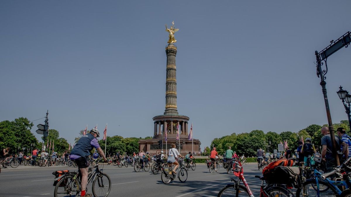 Das Ziel der Radfahrer war der Große Stern.
