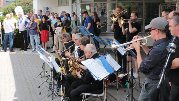 Hergehört! Grooviger Big Band Sound für den guten Zweck in Gifhorn