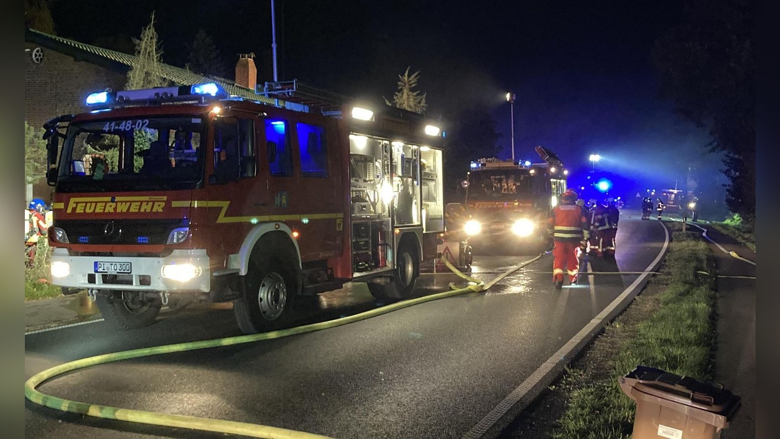 Feuer-vernichtet-Wohnung-von-kleiner-Familie-Nachbar-startet-Hilfsaktion