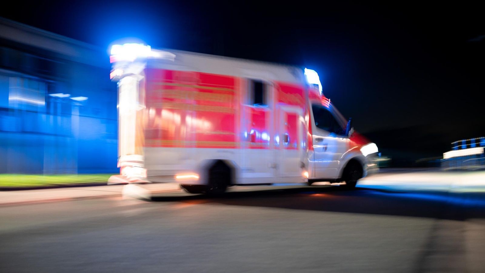 Vollbremsung-mit-Folgen-f-r-Sanit-ter-Autofahrerin-gesucht