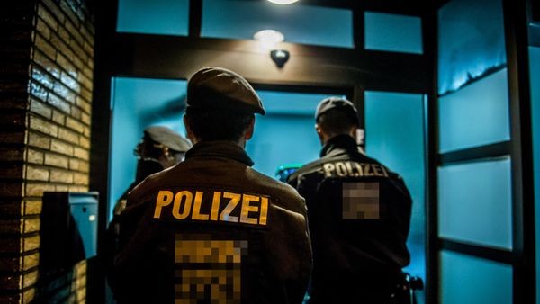 SEK im Einsatz: Polizei durchsucht Gebäude – Ehepaar im Visier