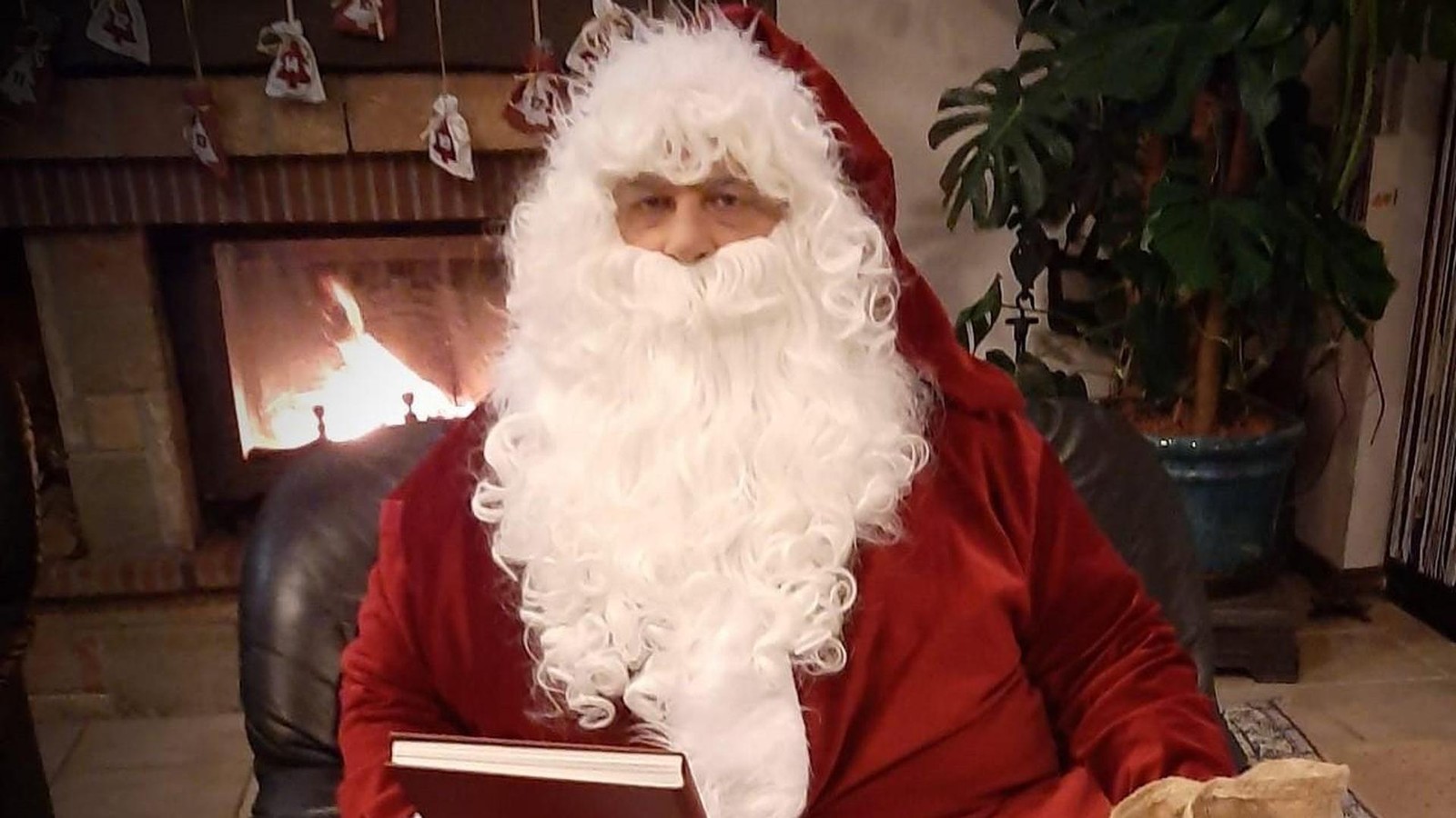 150-Kilo-pure-Weihnachtsfreude-Meine-eigene-Bescherung-ist-erst-um-23-30-Uhr-