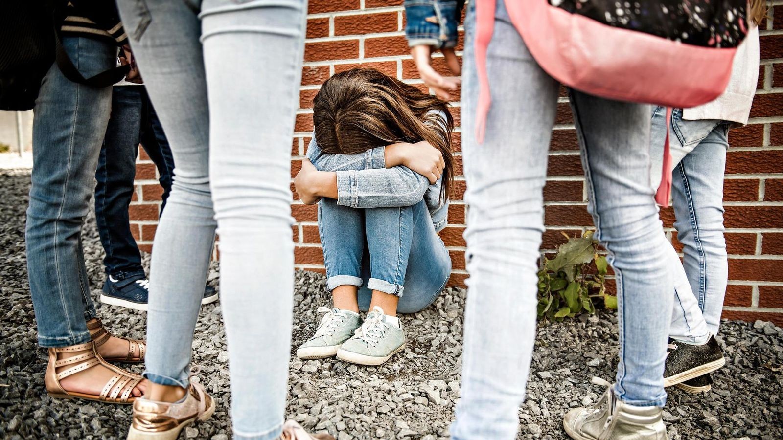 Geh-nselt-und-ausgegrenzt-Was-Mobbingopfern-in-Schulen-wirklich-hilft