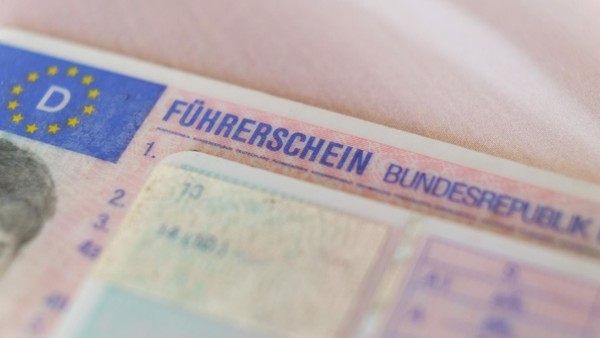 Der Richter zückt plötzlich den Führerschein des Angeklagten
