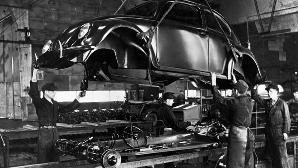 Volkswagen 1946: Erschöpft von Bandarbeit und Hamsterfahrten