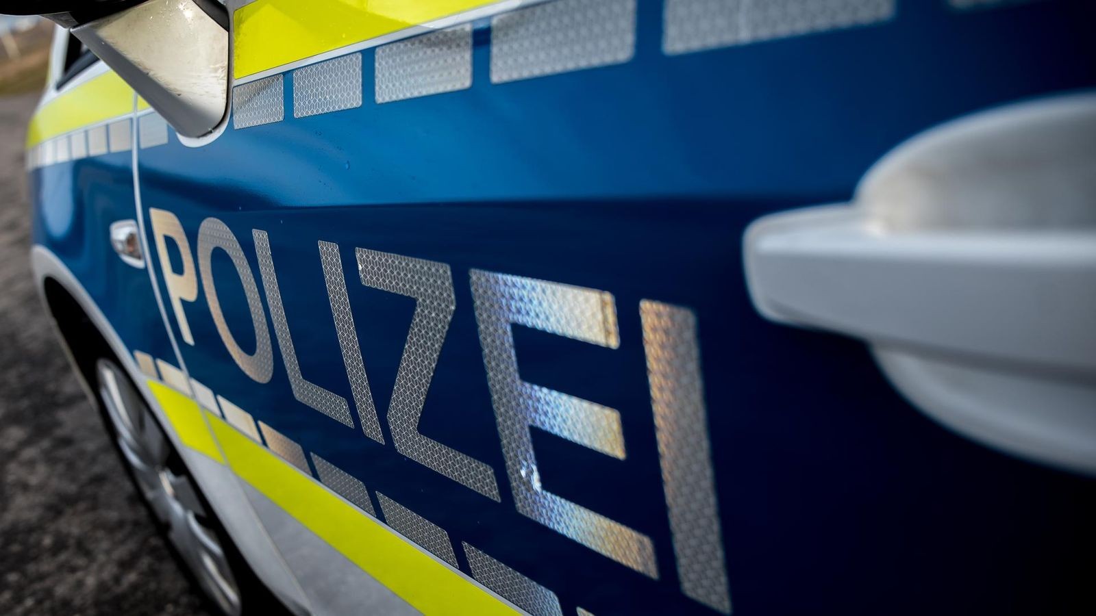 Autos-und-T-ren-in-Attendorn-besch-digt-Polizei-sucht-Zeugen
