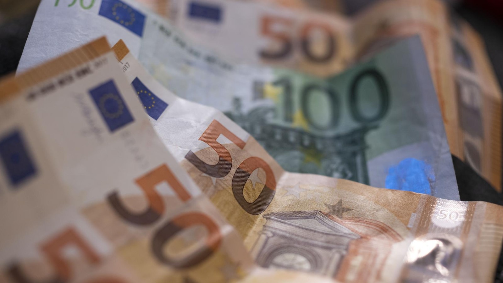 Falscher-Bankmitarbeiter-erleichtert-Geraerin-um-viele-tausend-Euro