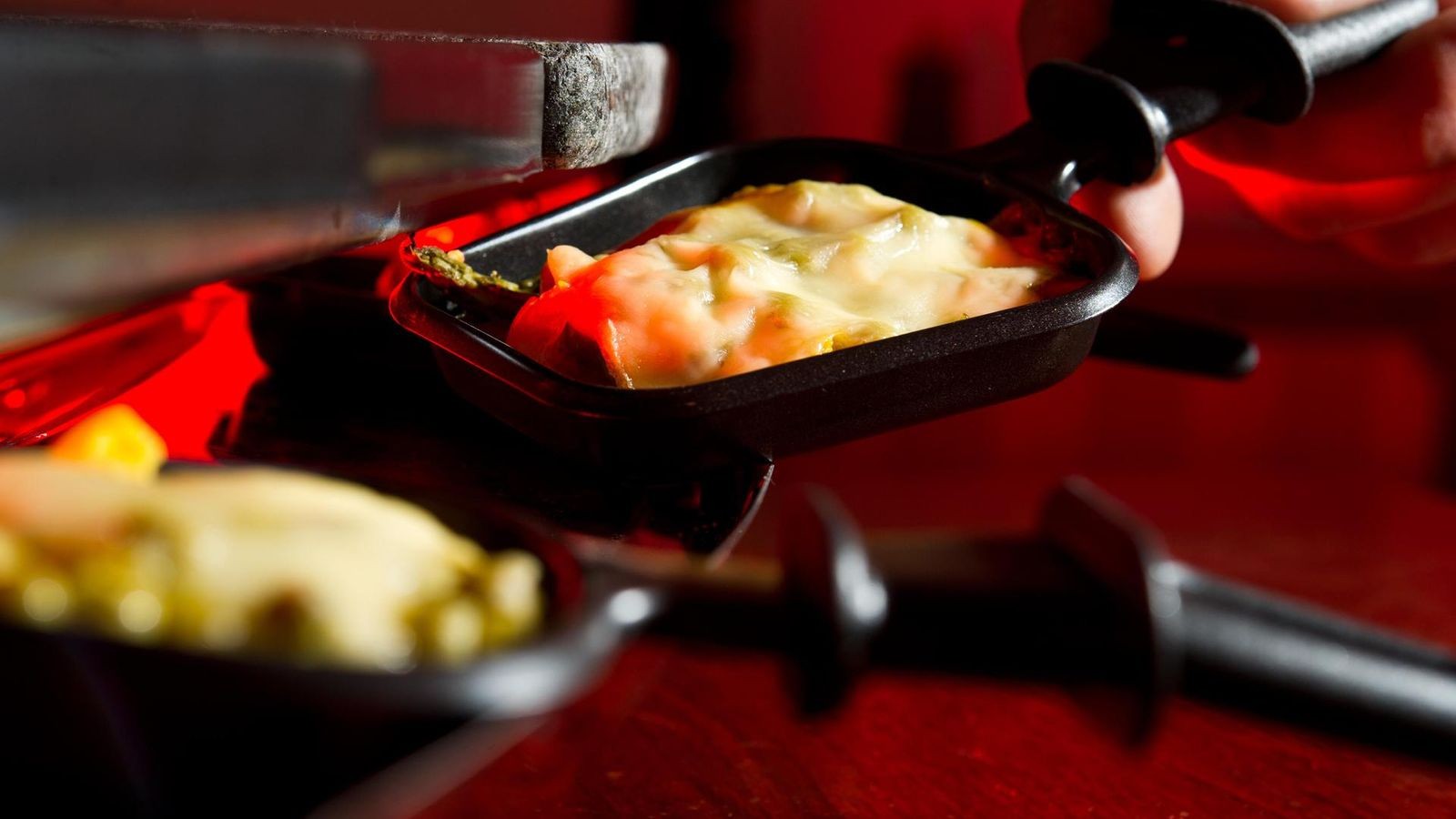 Raclette-an-Weihnachten-So-viel-K-se-brauchen-Sie-wirklich