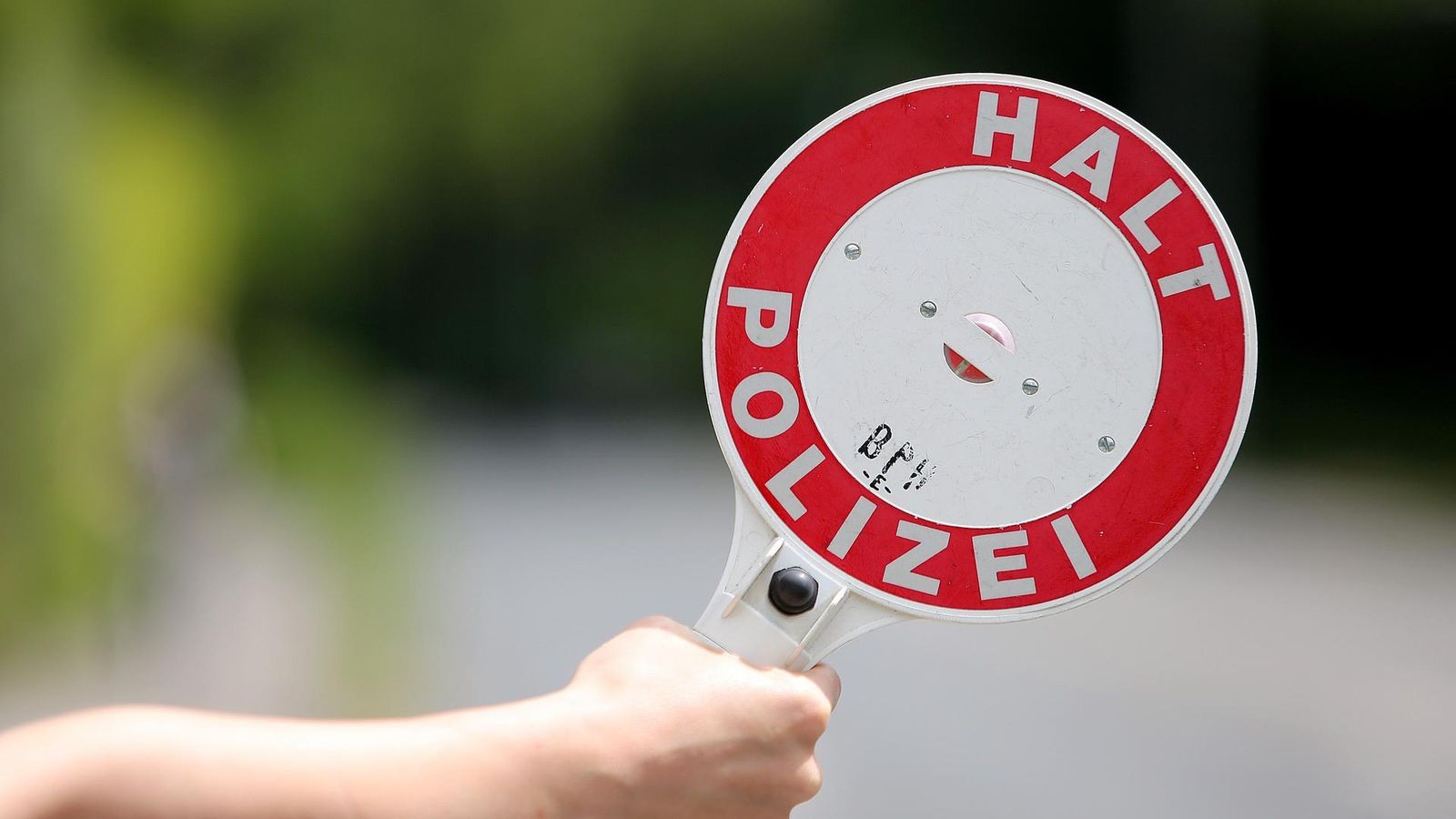 Polizei-erwischt-mehrere-Autofahrer-mit-Drogen-am-Steuer