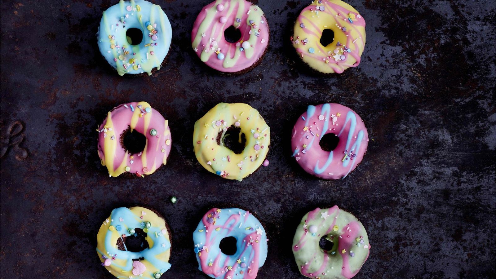 Schoko-Donuts aus der Mikrowelle: 4-Minuten-Rezept