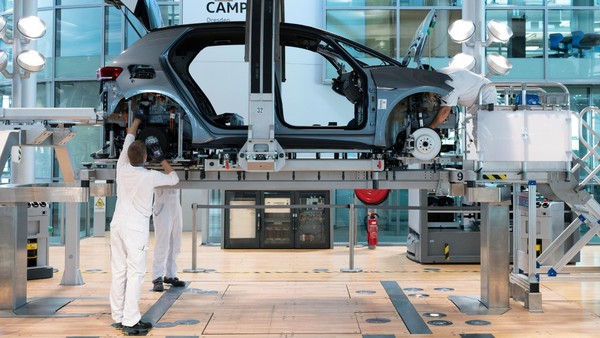 VW verschiebt Personal – und bietet üppige Wechsel-Prämien