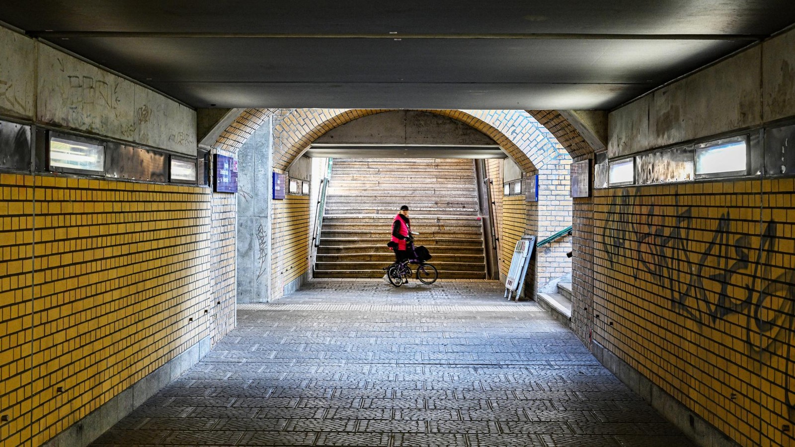 Nach-sieben-Jahren-Bauzeit-Deutsche-Bahn-stellt-S-Bahnhof-endlich-fertig