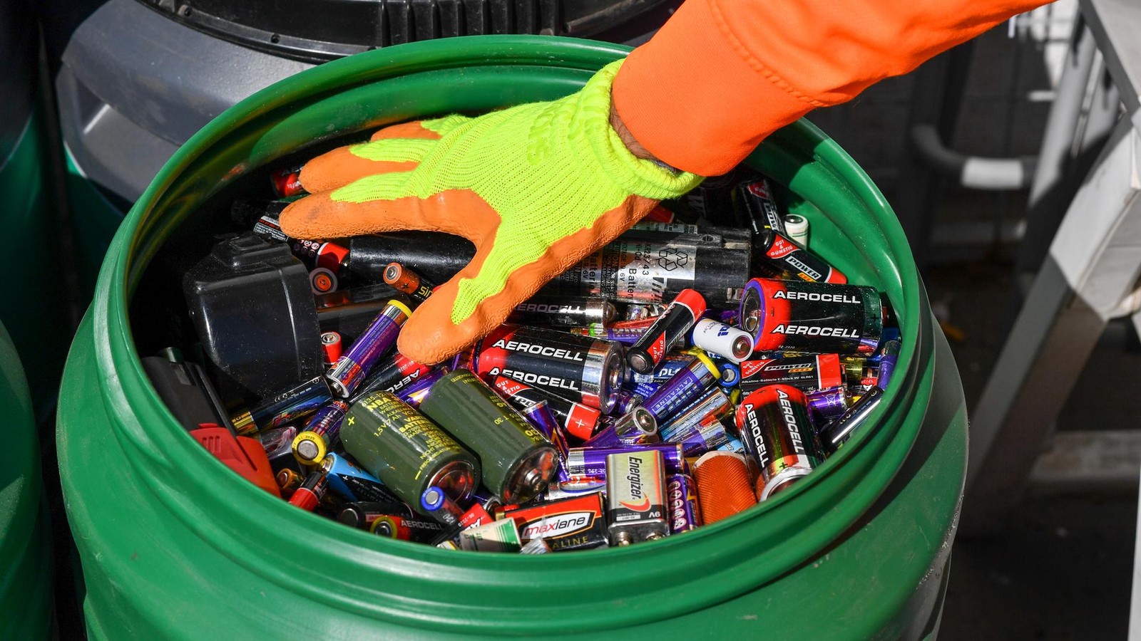 Brennende-Akkus-alte-Batterien-Neue-Regeln-f-r-die-Entsorgung
