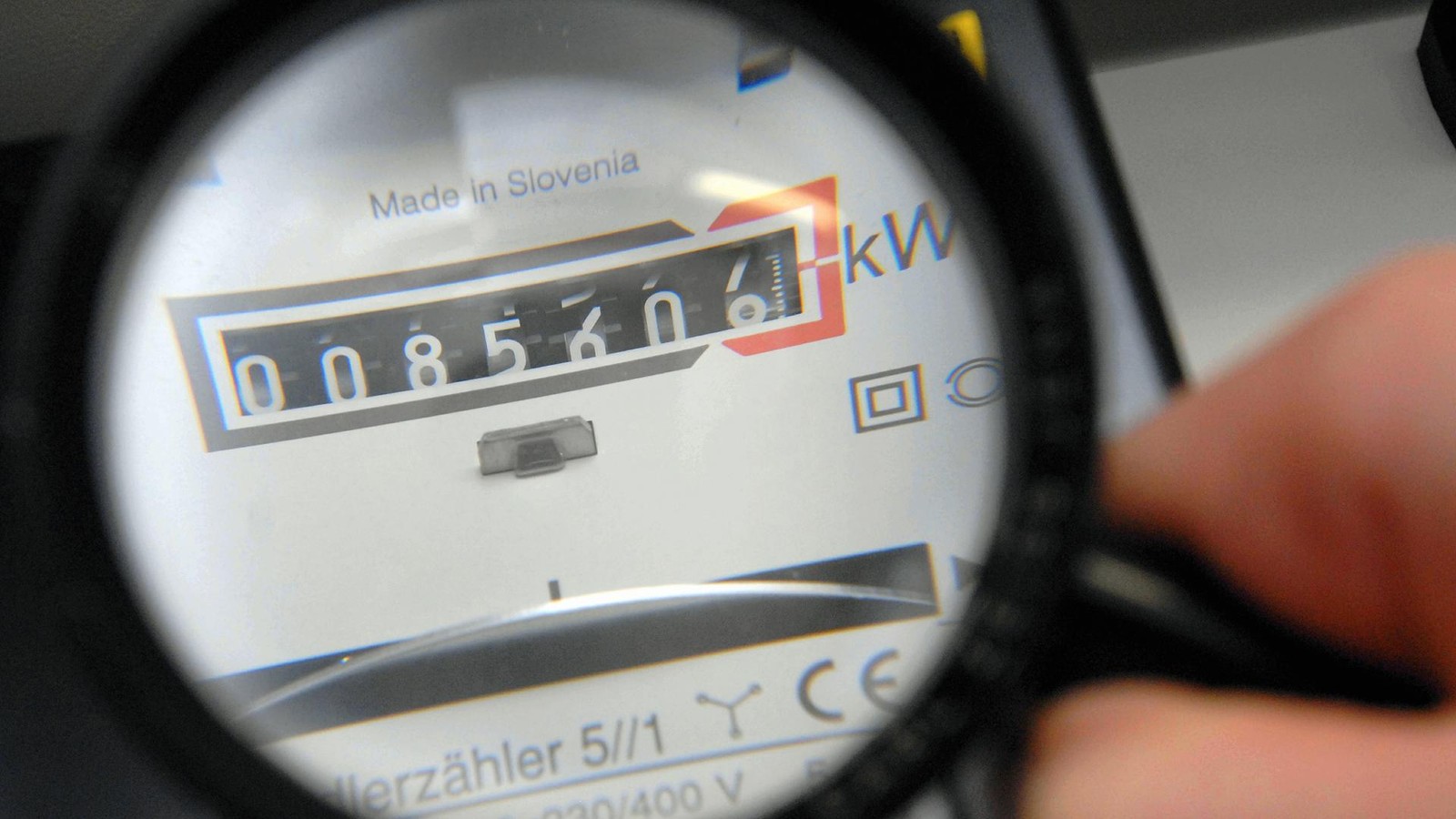 Rauf-oder-runter-Welche-nderung-bei-den-Strompreisen-f-r-Stadtwerke-Kunden-im-Saale-Orla-Kreis-geplant-sind