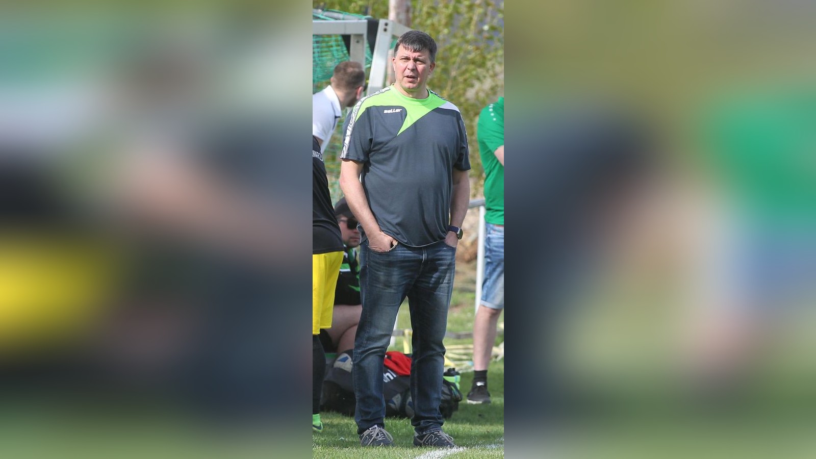 Warum-beim-SV-1883-Schwarza-die-Trainer-oft-nicht-in-der-Spielerkabine-sitzen