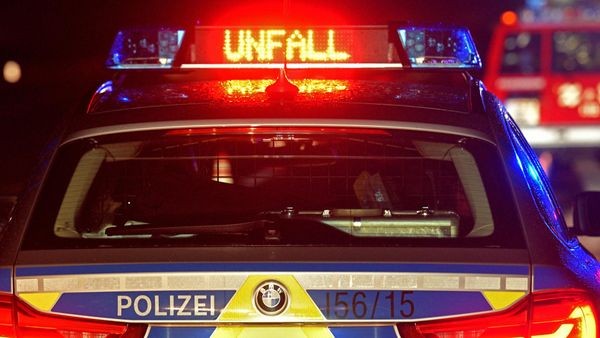 Schwerer Glätte-Unfall mit Schwerverletzten – Autobahn 25 voll gesperrt