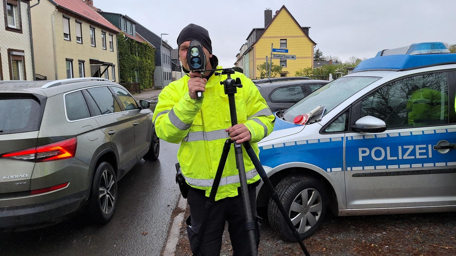 Polizei-nimmt-im-Saale-Orla-Kreis-Raser-ins-Visier-des-Lasermessger-tes