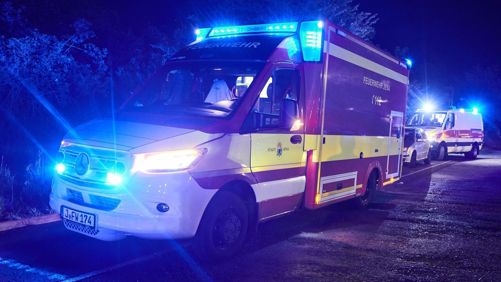 Feuerwehr in Jena Großeinsatz läuft bei Brand in LobedaOst