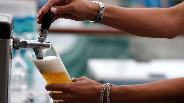 Zwei große Brauer planen deutliche Bier-Preiserhöhung