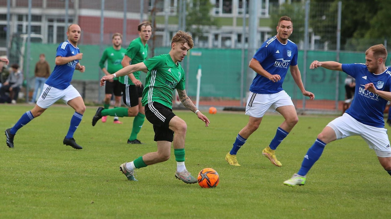 Bezirksligist-aus-Peine-holt-61-Tore-Mann-von-Eintracht-Braunschweig-zur-ck