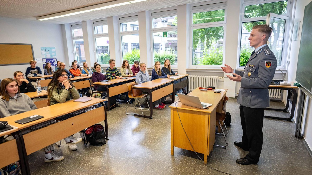 Wehrdienst und Zivilschutz an Schulen