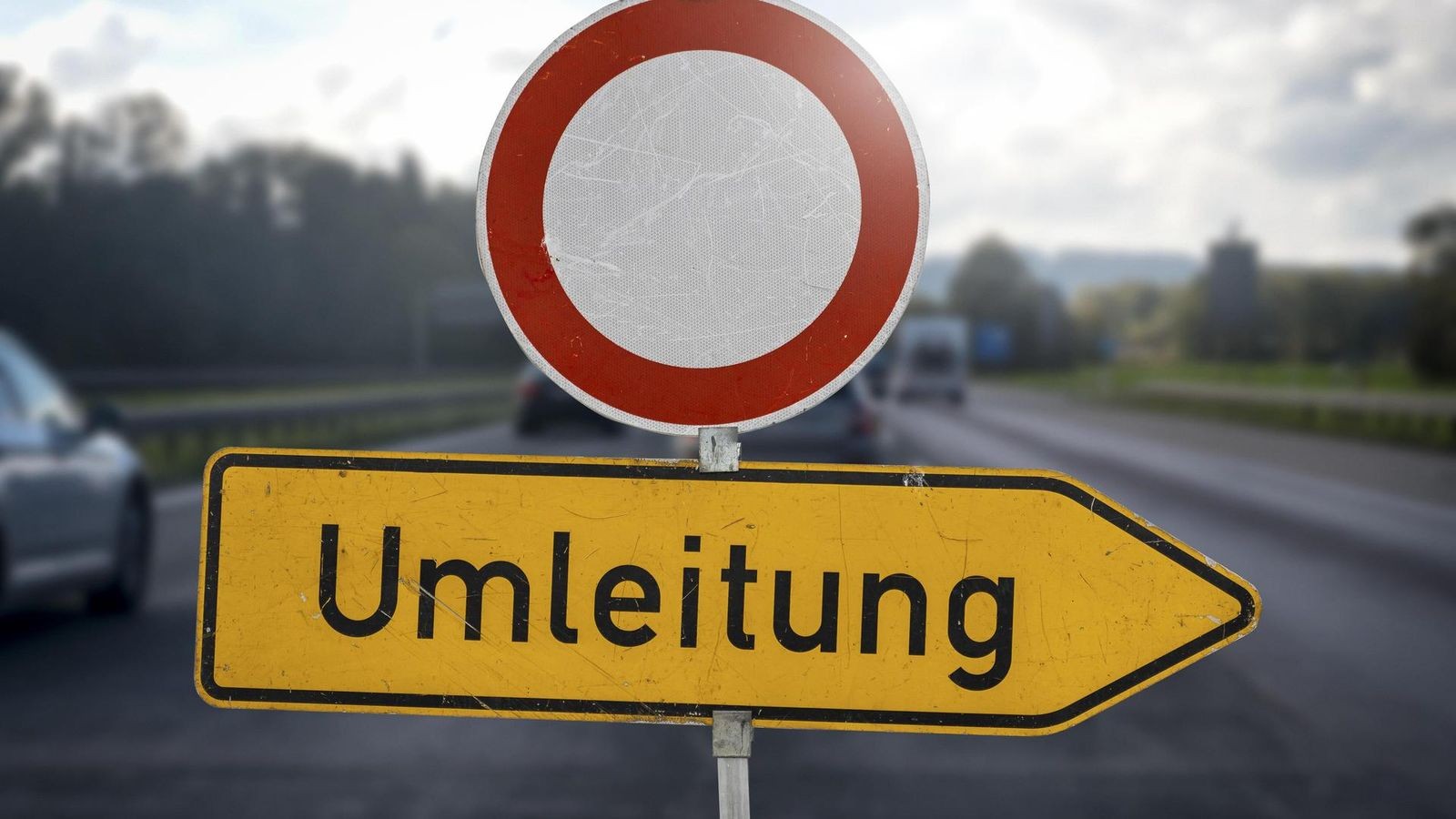 A-46-Viele-Sperrungen-und-Umleitungen-auf-der-Autobahn