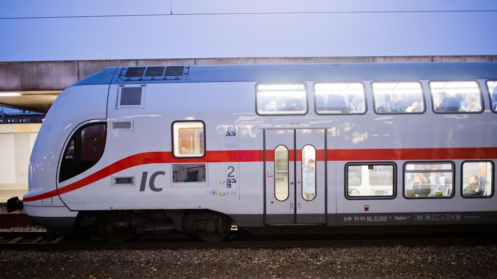 Aufregung-in-Intercity-nach-Braunschweig-Polizeieinsatz-in-Magdeburg