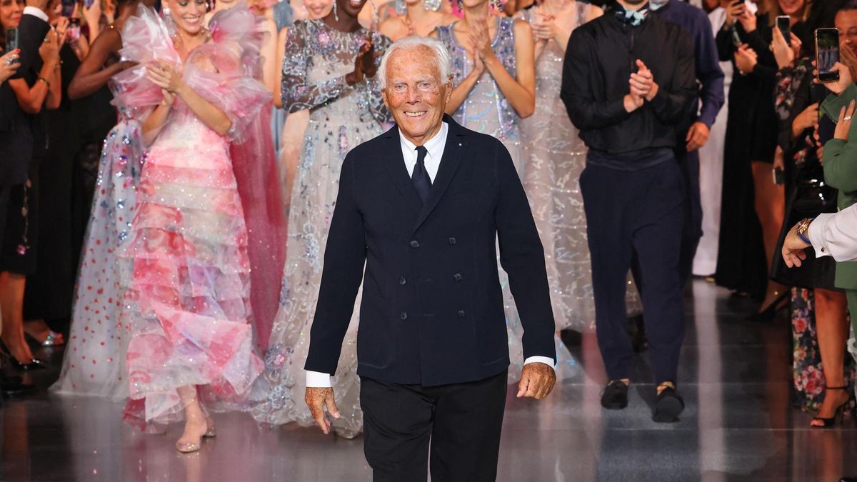 Armani wird 90 Designer erklärt goldene Regel für Eleganz