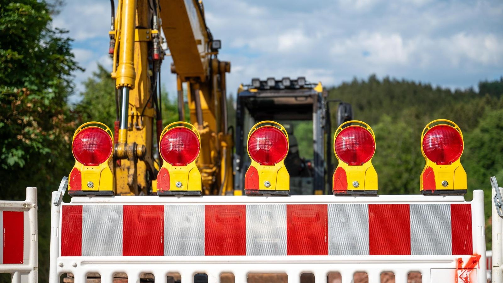 Eine-Stra-e-wird-im-Kreis-Greiz-voll-gesperrt-die-Nachrichten-am-Mittwoch