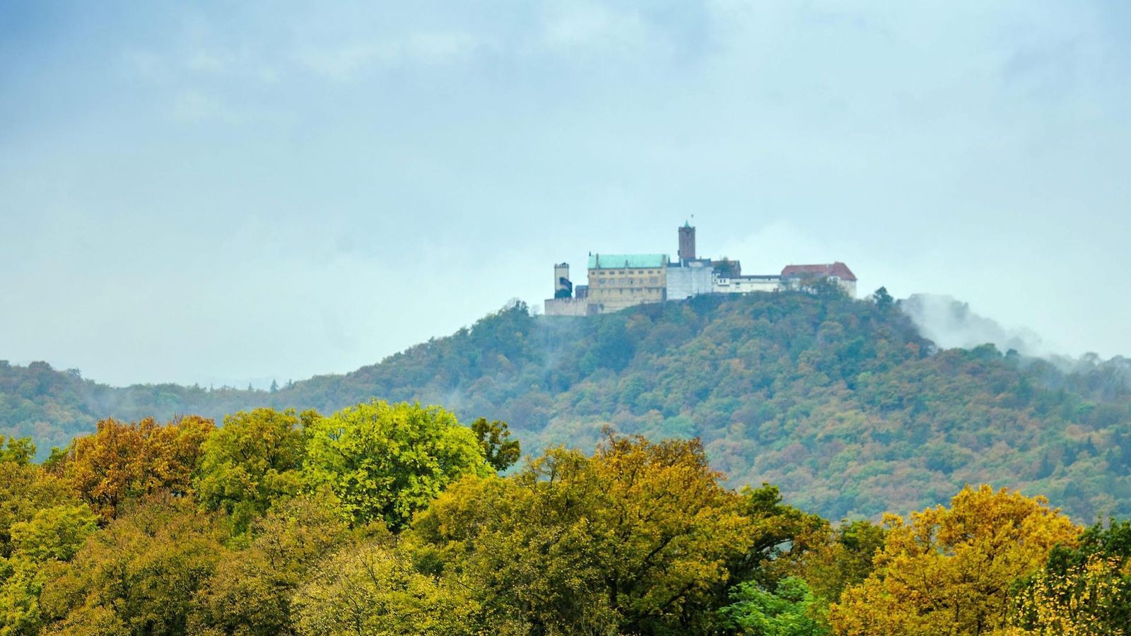 Weimarer-mit-Th-ringer-Rose-auf-der-Wartburg-ausgezeichnet