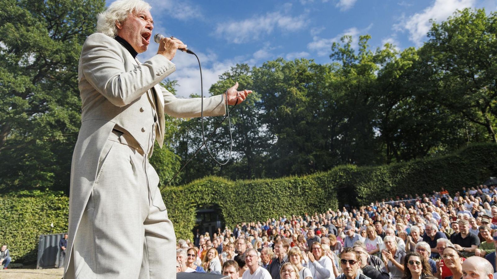 Sommer im Park Stadtpark in Feierlaune mit Stefan Gwildis und Lotto