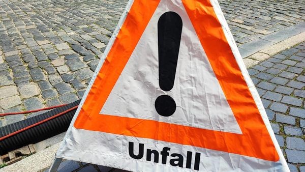 Schwerer Unfall im Kreis Greiz: 25-Jähriger verletzt sich am Kopf