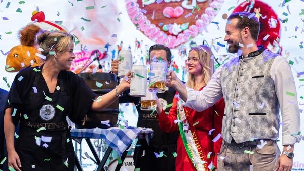 WAZ live: Eröffnung der Cranger Kirmes mit Fassanstich